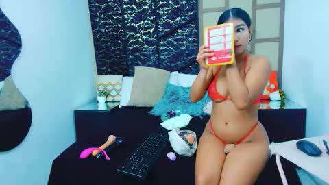 Melody Fontana online show from May 13, 1:39 pm