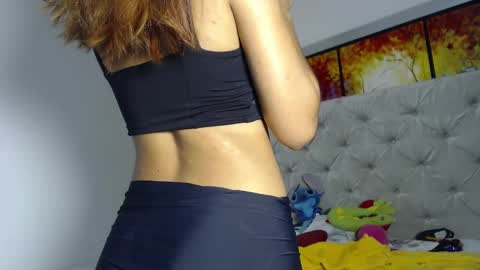 Snapshot of melody_phillips2 chatting on December 19, 10:10 pm melody phillips online show from December 19, 10:10 pm