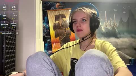 Hi Im Aria 18 years old online show from December 19, 3:59 pm