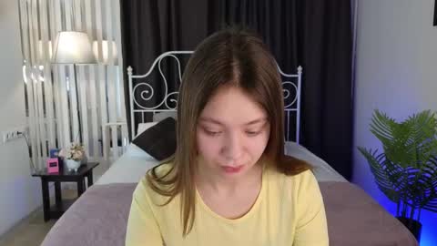 Snapshot of meow_mellie chatting on February 25, 1:20 am meow_mellie online show from February 25, 1:20 am