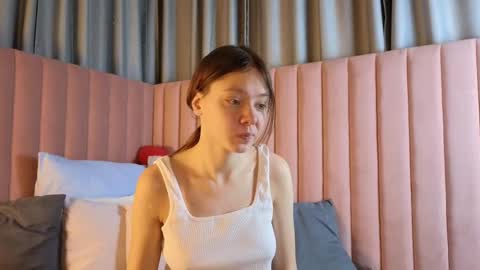 Snapshot of meow_mellie chatting on March 10, 1:23 am meow_mellie online show from March 10, 1:23 am