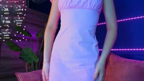 Snapshot of meow_mellie chatting on October 18, 2:03 am meow_mellie online show from October 18, 2:03 am