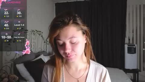 Snapshot of meow_mellie chatting on September 11, 1:28 am meow_mellie online show from September 11, 1:28 am