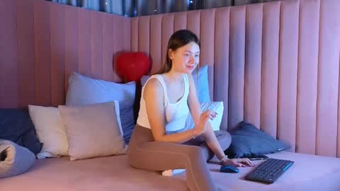 Snapshot of meow_mellie chatting on February 24, 1:55 am meow_mellie online show from February 24, 1:55 am