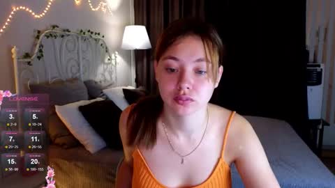 Snapshot of meow_mellie chatting on September 12, 1:39 am meow_mellie online show from September 12, 1:39 am