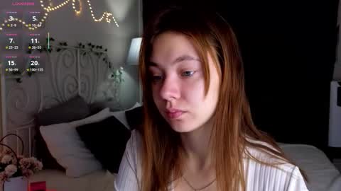 Snapshot of meow_mellie chatting on September 10, 1:27 am meow_mellie online show from September 10, 1:27 am