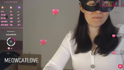 Snapshot of meowcatlove chatting on January 6, 9:00 pm meowcatlove online show from January 6, 9:00 pm