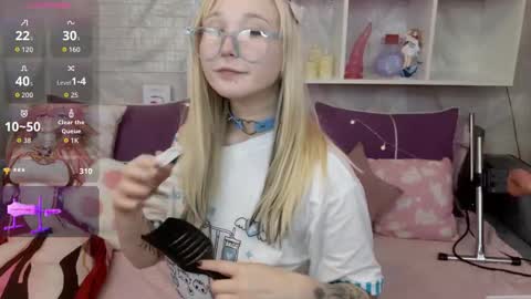 Snapshot of meowkakitty chatting on October 15, 2:58 am MeowkaKitty online show from October 15, 2:58 am