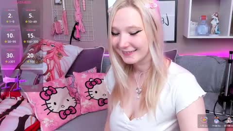 Snapshot of meowkakitty chatting on February 17, 1:15 am MeowkaKitty online show from February 17, 1:15 am