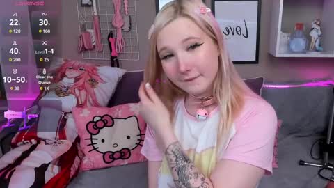 Snapshot of meowkakitty chatting on February 11, 12:38 am MeowkaKitty online show from February 11, 12:38 am
