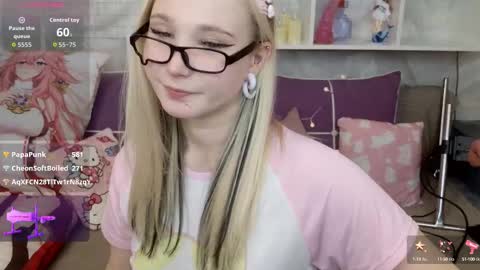 Snapshot of meowkakitty chatting on September 30, 2:28 am MeowkaKitty online show from September 30, 2:28 am