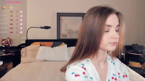 Julie online show from March 10, 8:29 am