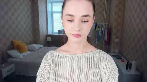 Snapshot of meoww_meows chatting on October 18, 9:12 am Julie online show from October 18, 9:12 am