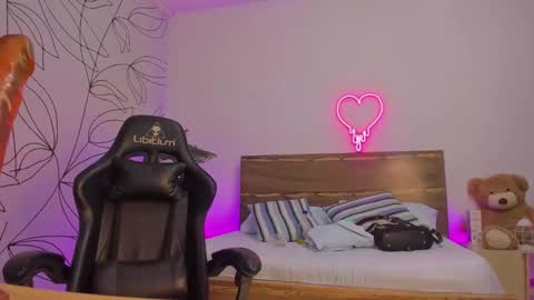 merida06 online show from October 22, 2:38 am