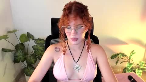 Snapshot of meridaxbrave_ chatting on October 5, 2:38 am laura 3 i am independent model online show from October 5, 2:38 am