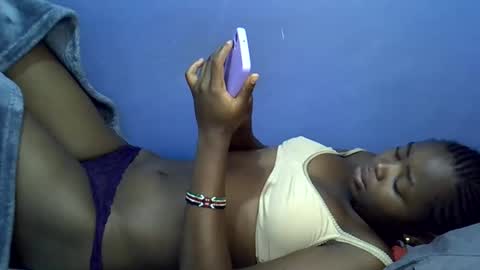 Snapshot of merlin_queen chatting on October 12, 3:42 am merlin_queen online show from October 12, 3:42 am
