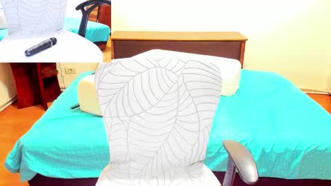 Snapshot of mery4y chatting on October 6, 1:44 am Mery online show from October 6, 1:44 am