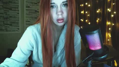 Snapshot of mezzalunaa chatting on March 4, 5:56 pm vollmond online show from March 4, 5:56 pm