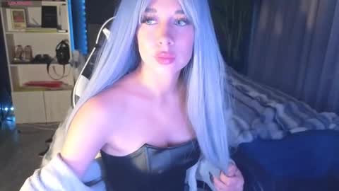 Snapshot of mezzalunaa chatting on September 18, 9:24 pm vollmond online show from September 18, 9:24 pm