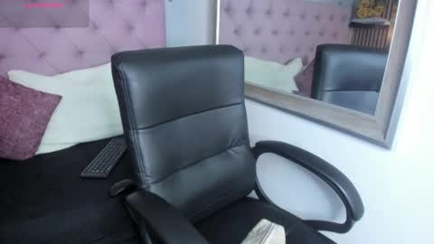 Snapshot of mhonikabelucci__1 chatting on September 14, 5:55 pm Mhonika online show from September 14, 5:55 pm