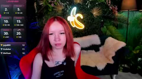 Mia online show from May 31, 9:27 pm