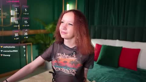 Mia online show from July 28, 8:52 pm
