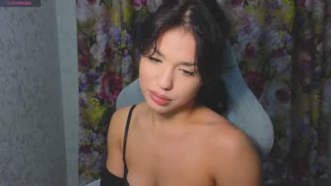 Mia online show from October 30, 7:48 pm