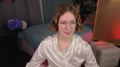 mia__mooore online show from February 13, 2:19 pm