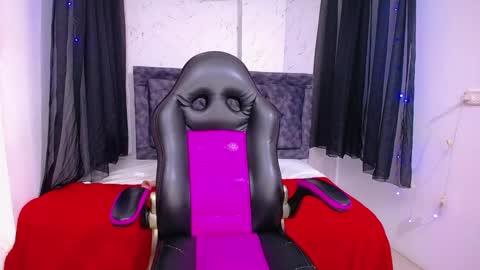  MIA online show from November 22, 12:52 pm