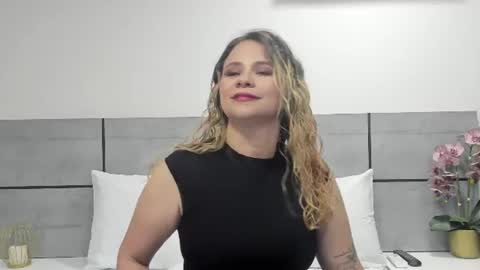 mia_amber_ online show from July 20, 4:37 am