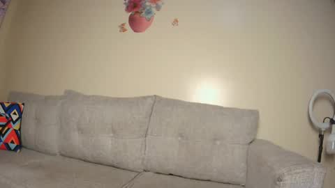 mia_bellie2 online show from May 9, 6:59 am
