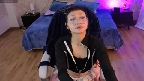 mia online show from May 26, 4:56 am