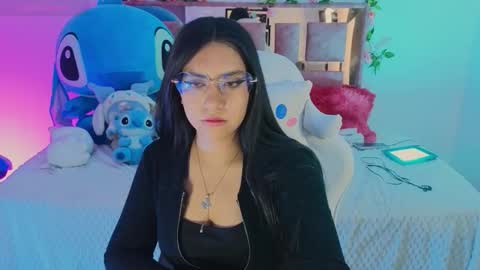 Snapshot of mia_bnnyy chatting on October 5, 8:36 pm mia_bnnyy online show from October 5, 8:36 pm