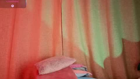 Snapshot of mia_bonneett chatting on October 17, 2:48 am online show from October 17, 2:48 am