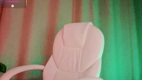 Snapshot of mia_bonneett chatting on October 7, 2:49 am online show from October 7, 2:49 am