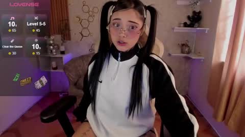 Snapshot of mia_cat05 chatting on September 29, 4:56 pm Mia online show from September 29, 4:56 pm