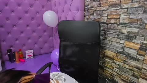 Snapshot of mia_charlothe chatting on December 7, 3:04 am mia_charlothe online show from December 7, 3:04 am