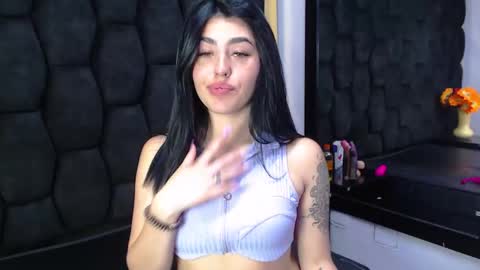 Snapshot of mia_charlothe chatting on February 4, 2:28 am mia_charlothe online show from February 4, 2:28 am