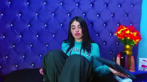 Snapshot of mia_charlothe chatting on January 22, 3:09 am mia_charlothe online show from January 22, 3:09 am