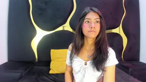 mia_clark18 online show from November 8, 4:23 pm