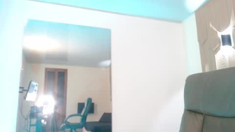 Mia online show from April 9, 10:48 pm