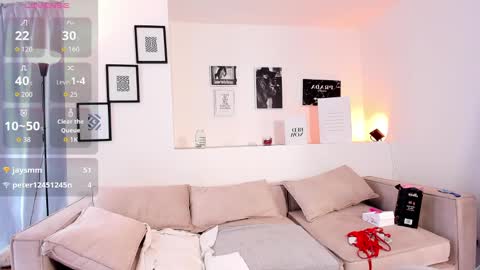 Snapshot of mia_corner chatting on September 28, 6:35 pm mia_corner online show from September 28, 6:35 pm