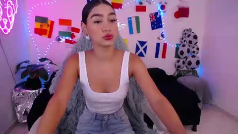 mia_cute_girl online show from July 20, 12:07 pm