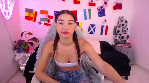 mia_cute_girl online show from July 5, 12:11 pm
