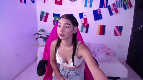 mia_cute_girl online show from July 4, 6:37 pm