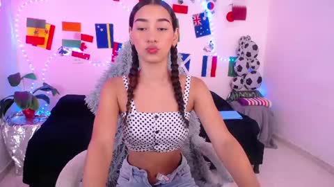 mia_cute_girl online show from June 29, 6:07 pm