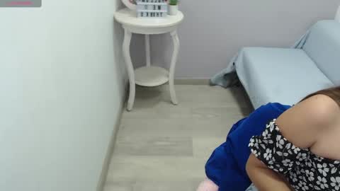 Mia online show from March 8, 1:23 pm