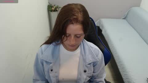 Mia online show from November 20, 1:56 pm