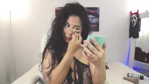 Snapshot of mia_downson chatting on January 31, 11:56 pm Mia online show from January 31, 11:56 pm