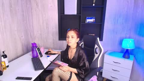 mia_esposito2 online show from November 21, 2:24 am